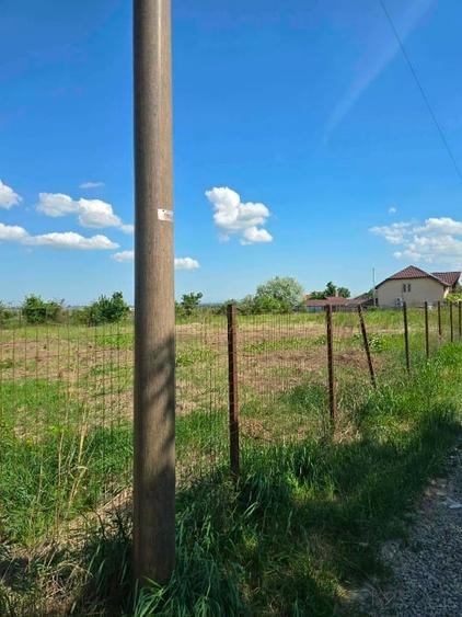 Teren Construcții intravilan de 1553 mp, în Șendreni