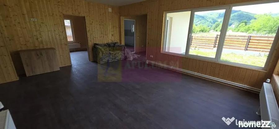 Casă cu 4 camere cu Teren 1001 Mp în Brebu
