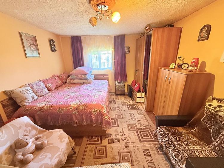 Casă cu 3 camere cu Canalizare în Brebu Megieșesc