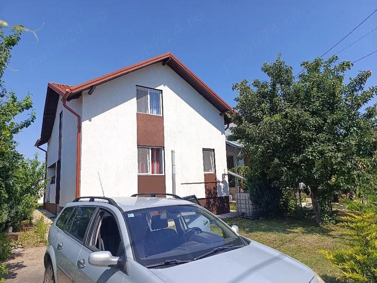 Casă cu Teren 685 Mp în Valea Călugărească