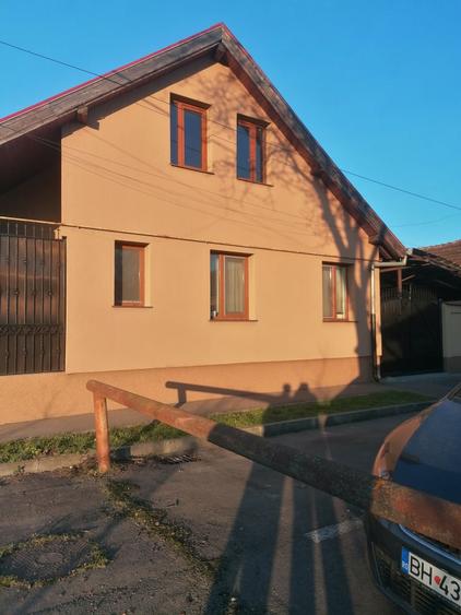 Casă cu 3 camere în Central