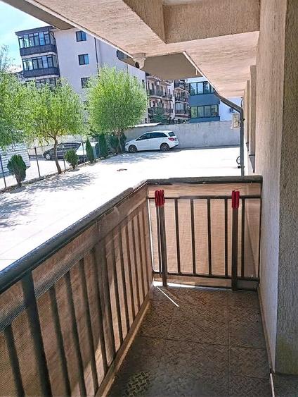 Apartament cu 2 camere semidecomandat în Fundeni