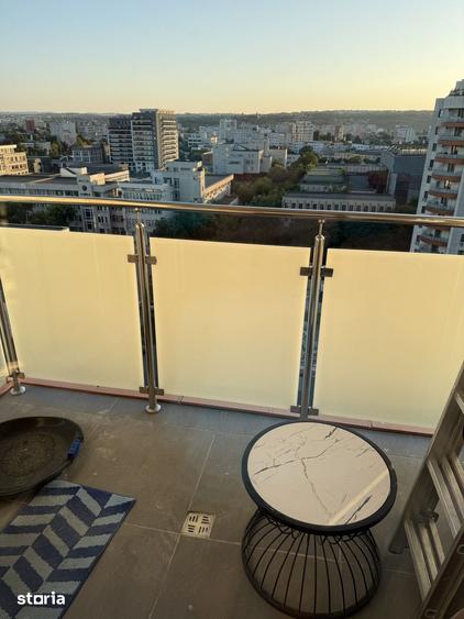 Apartament cu 3 camere în Podu Roș