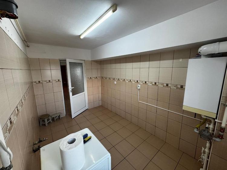 Apartament cu 3 camere decomandat în Semicentral
