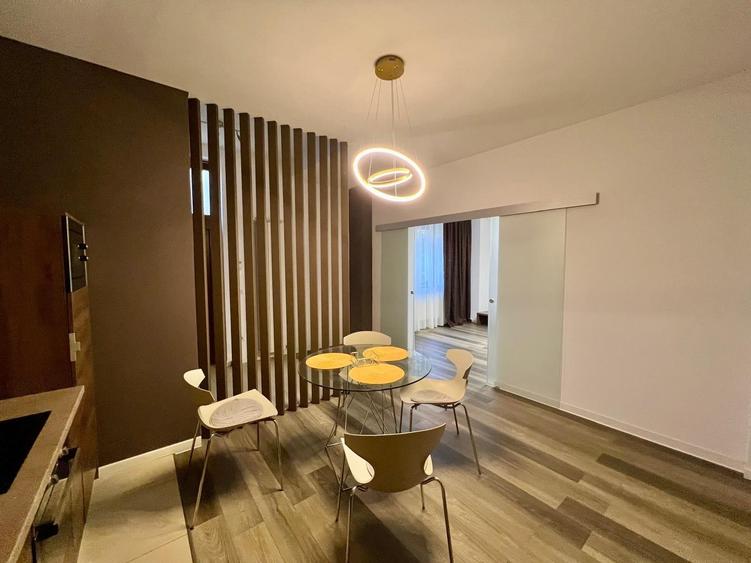 Apartament cu 3 camere decomandat, mobilat în Lipovei