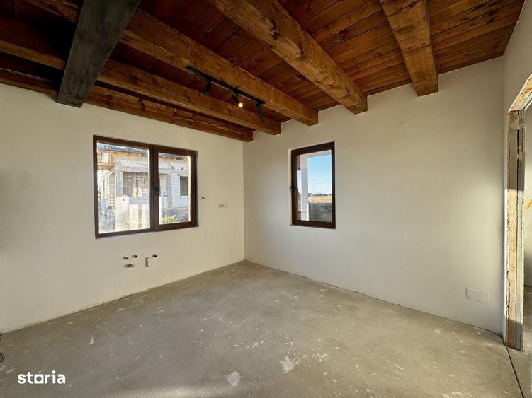 Casă cu 4 camere cu Teren 652 Mp în Nojorid