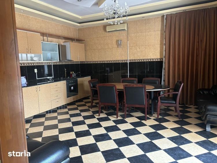 Casă cu 6 camere cu Teren 1000 Mp în Central