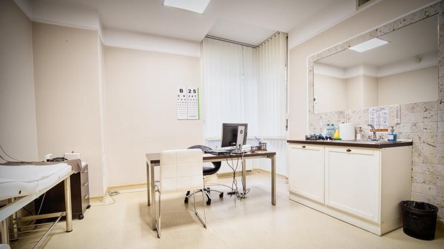 Spațiu comercial, de 149 mp, în Medicină