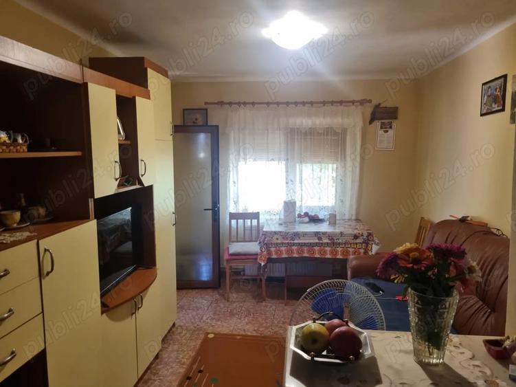 Casă cu 5 camere cu Teren 680 Mp în Km 5