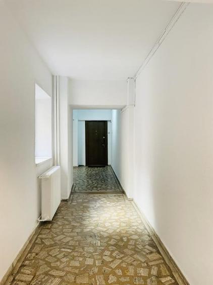 Apartament cu 3 camere decomandat, mobilat în P-ța Unirii