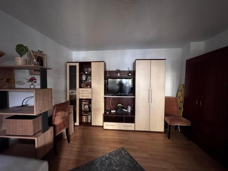 Garsonieră decomandată, mobilată în Lujerului
