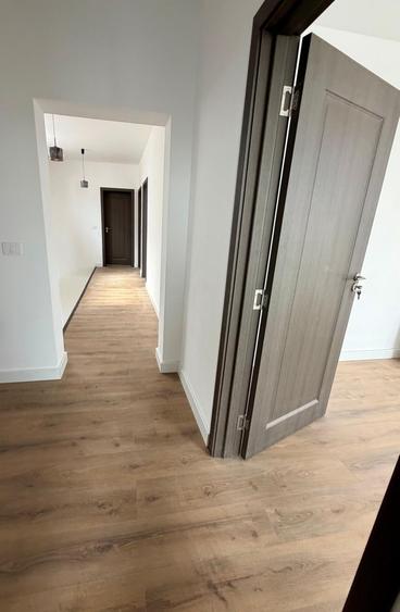 Casă individuală cu 5 camere cu Teren 400 Mp în Cetate