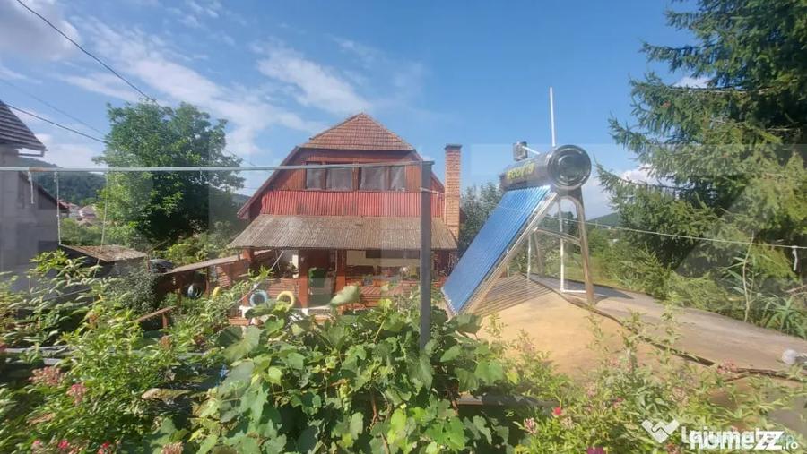 Casă cu 7 camere cu Teren 1580 Mp în Central