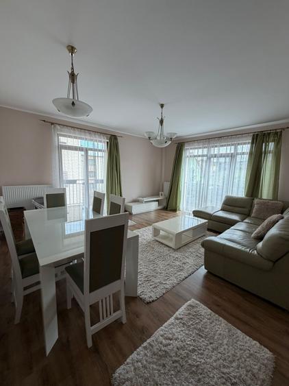 Apartament cu 3 camere semidecomandat în Zorilor