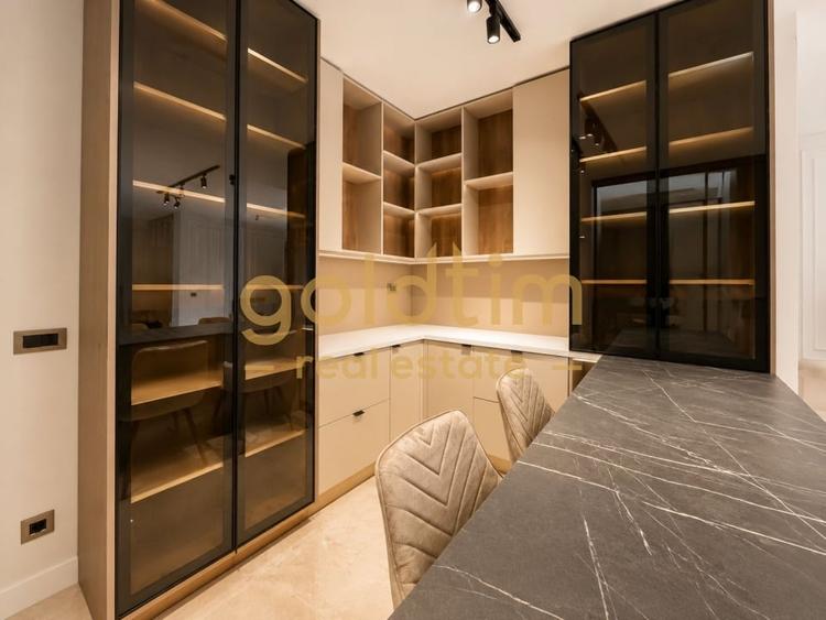 Apartament cu 4 camere decomandat, mobilat în Iancu Nicolae