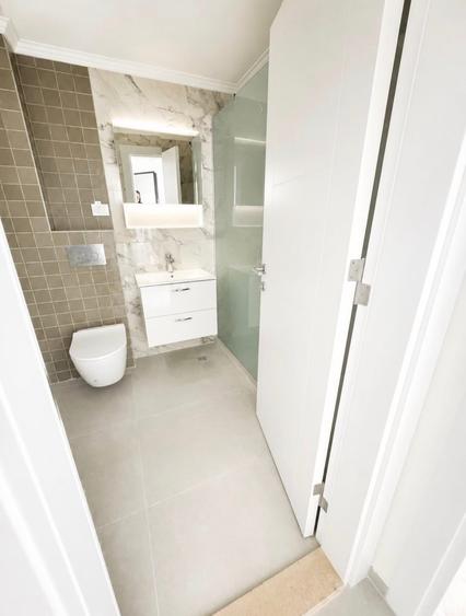 Apartament cu 3 camere decomandat în Energia