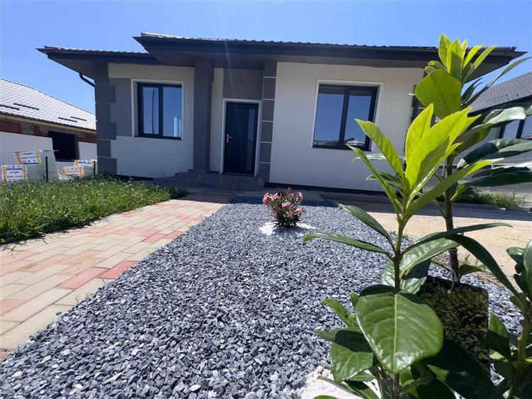 Casa Superba 4 camere cu 2 bai beci terasa Valea Adanca - 1