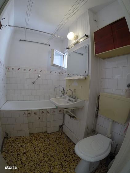 Apartament cu 3 camere semidecomandat în Griviței
