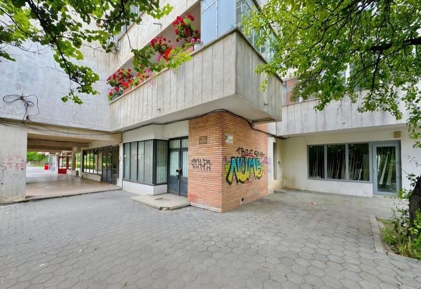 Spațiu comercial, de 80 mp, în Central