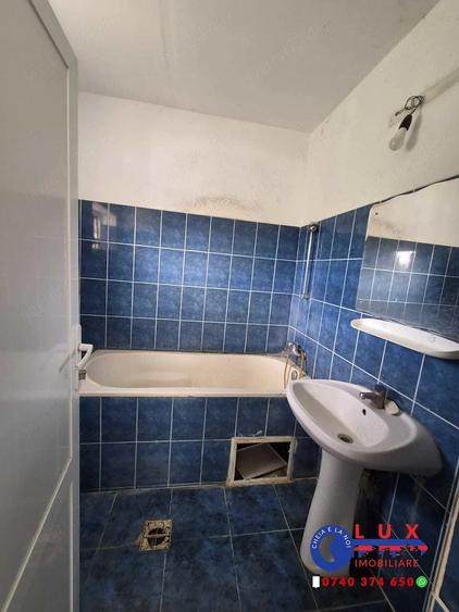 Casă cu 6 camere cu Teren 350 Mp în Babadag