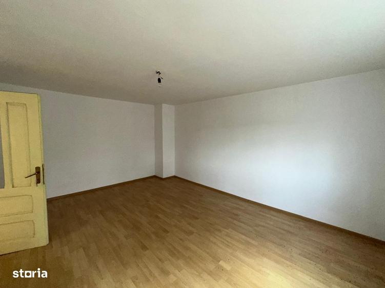 Casă cu 4 camere în Coțofenești