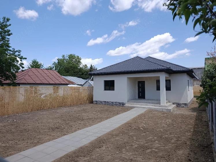Casă cu Teren 455 Mp în Câmpineanca