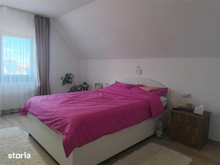 Casă cu 4 camere cu Teren 720 Mp în Criș