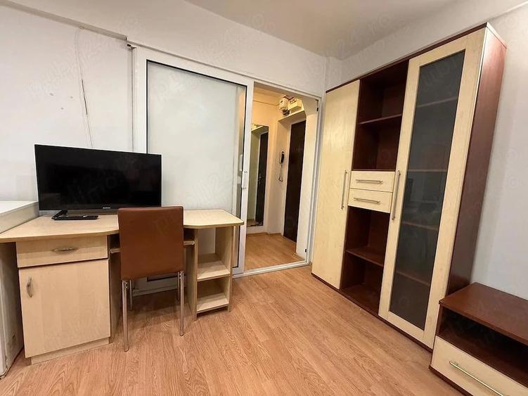 Garsoniera Arena Na?ionala, etaj 1, bloc reabilitat, mobilata - 1