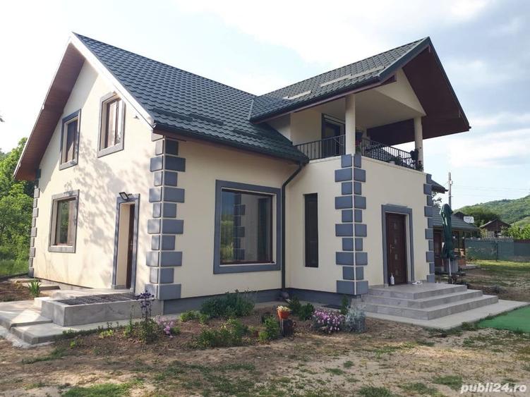 Casă cu 5 camere cu Teren 1500 Mp în Pârscov
