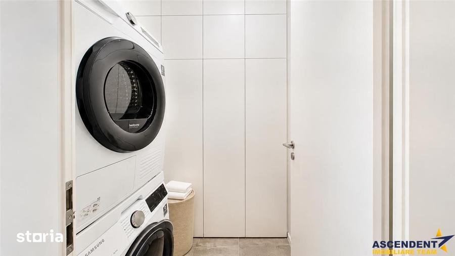 Apartament cu 3 camere decomandat în Tractorul