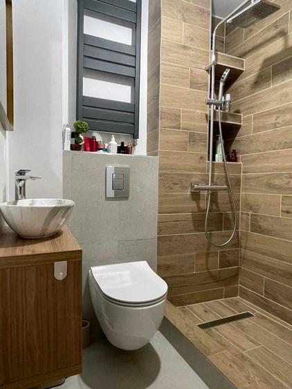 Apartament cu 3 camere decomandat în Tudor