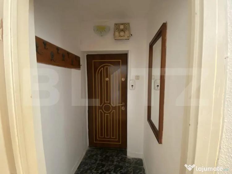 Apartament cu 2 camere semidecomandat, mobilat în Central