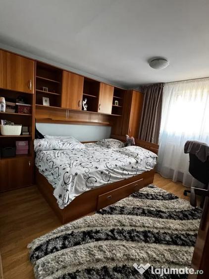 Apartament cu 3 camere decomandat în Șagului