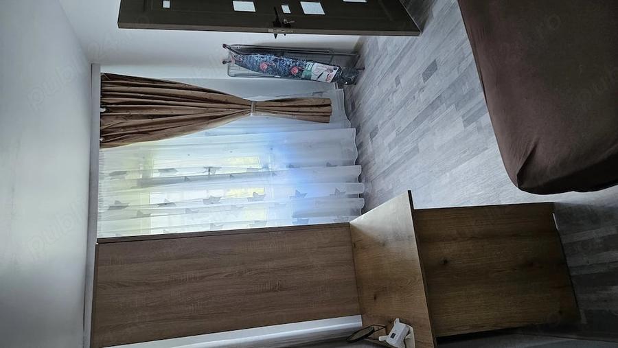 Apartament cu 3 camere semidecomandat în Circumvalațiunii