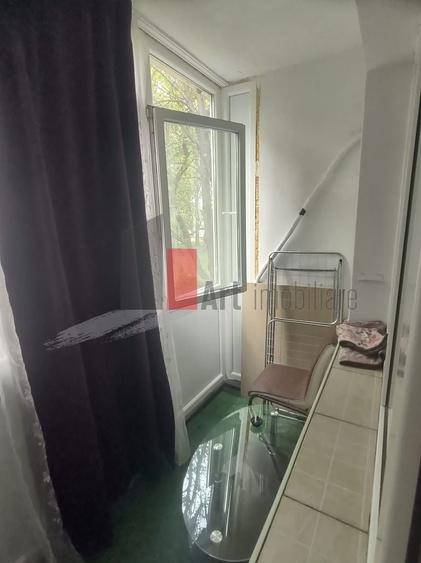 Apartament cu 2 camere semidecomandat în Alexandru Obregia