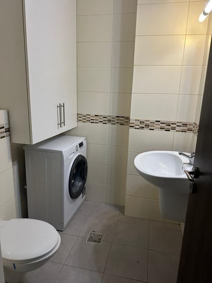 Apartament cu 3 camere semidecomandat, mobilat în Șerbănești