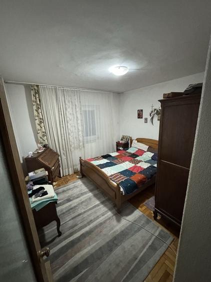 Apartament cu 3 camere decomandat în Obcini