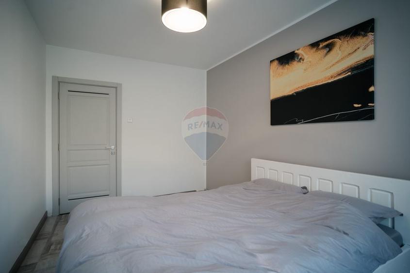 Apartament cu 3 camere decomandat în Central