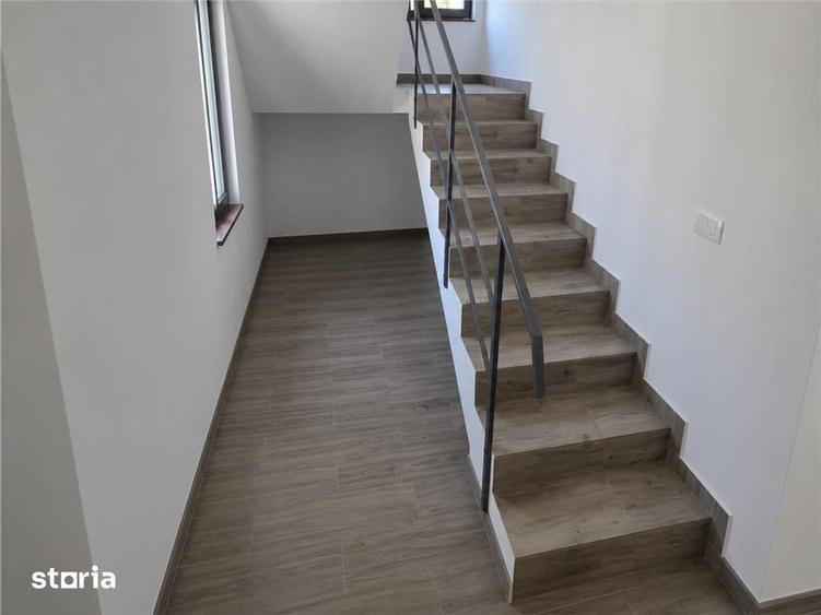 Casă cu 5 camere cu Teren 455 Mp în Sud