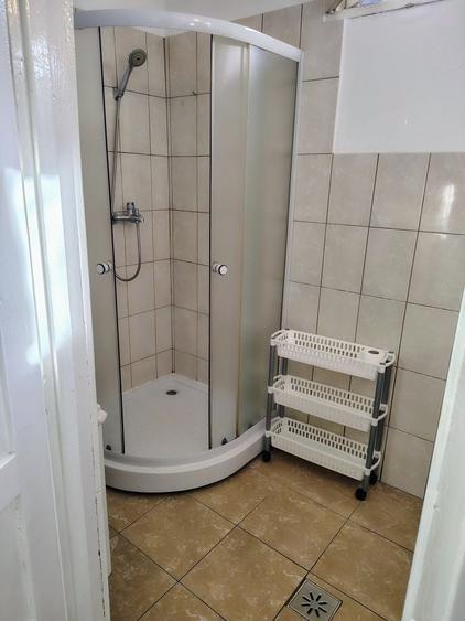 Casă cu 4 camere cu Teren 500 Mp în Central