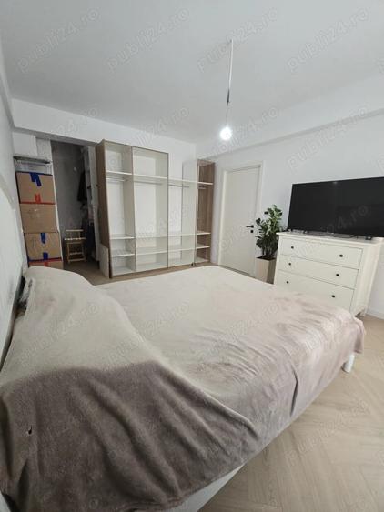Apartament cu 3 camere decomandat în Aviației