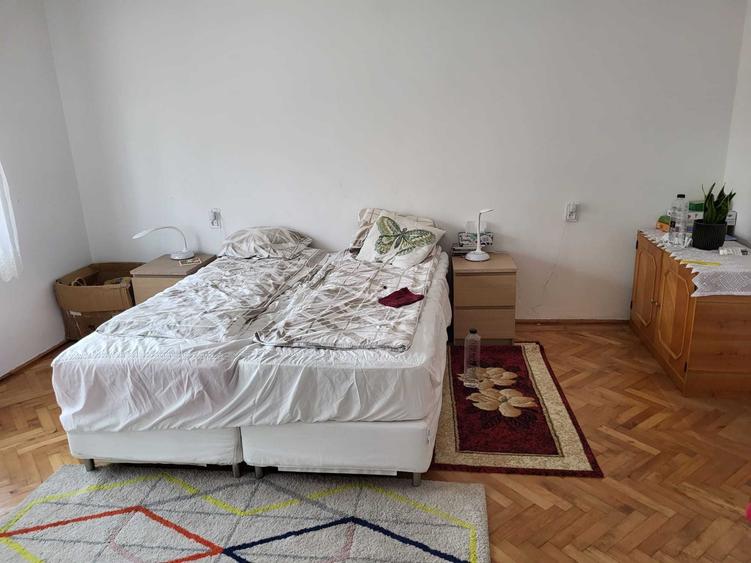Casă cu 3 camere în Central