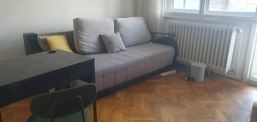Apartament cu 4 camere decomandat în Bălcescu