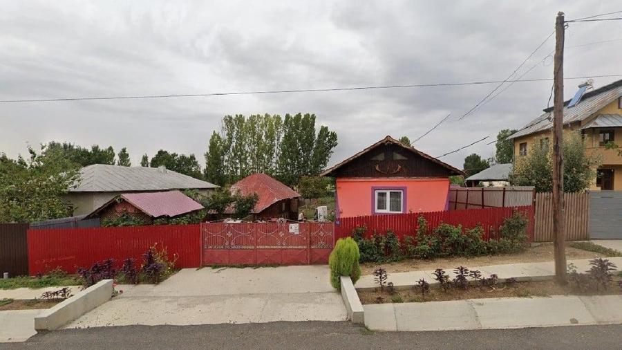 Casă individuală cu 2 camere cu Teren 1423 Mp în Recea