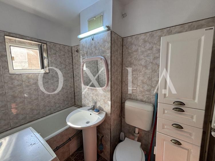 Apartament cu 2 camere semidecomandat, mobilat în Soarelui