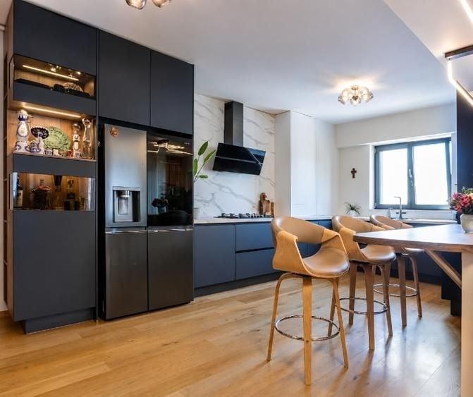 Apartament cu 3 camere decomandat, mobilat în Aviației