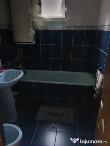 Apartament cu 2 camere decomandat în C5