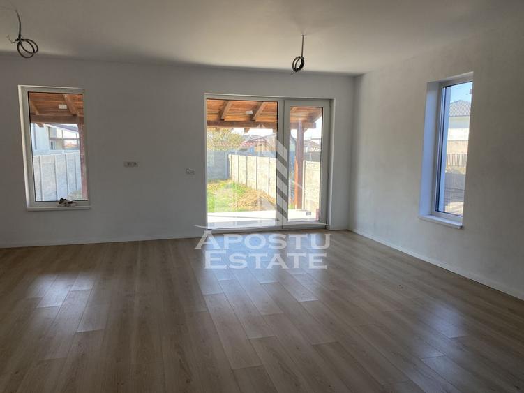 Duplex cu 4 camere cu Canalizare în Moșnița Veche