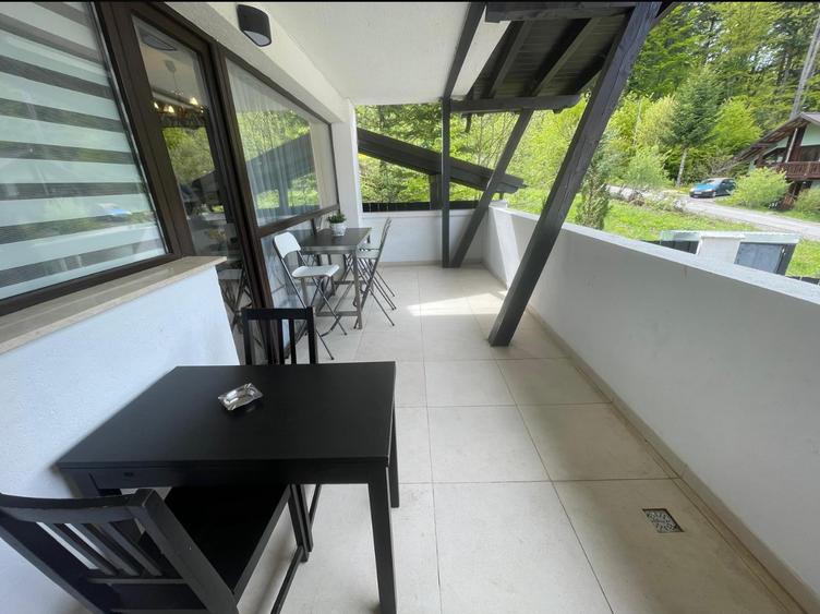 Apartament cu 3 camere decomandat, mobilat în Central