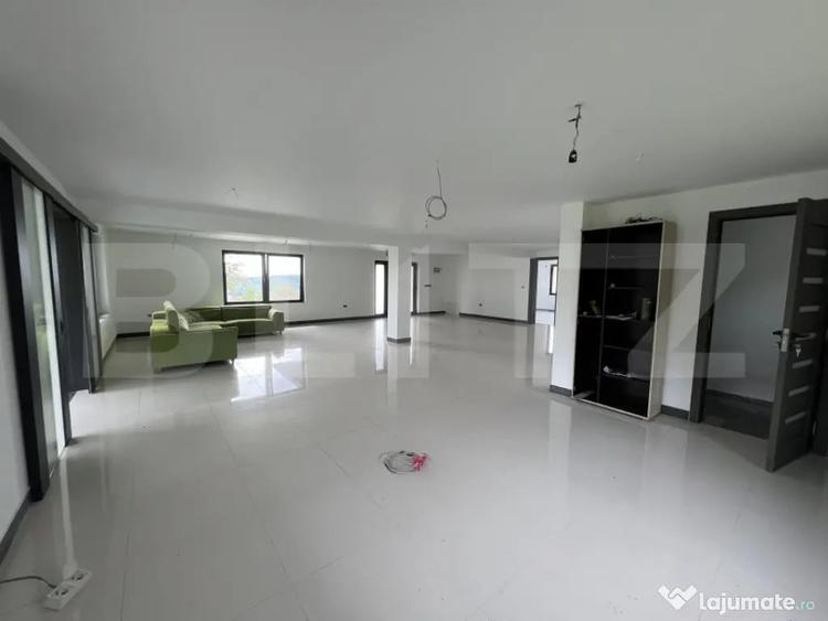 Casă cu 3 camere cu Teren 2600 Mp în Râciu